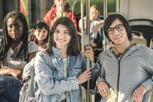 Salta su! Anche per l'anno scolastico 2023-24 bus e treni regionali gratuiti per gli studenti residenti in Emilia-Romagna
